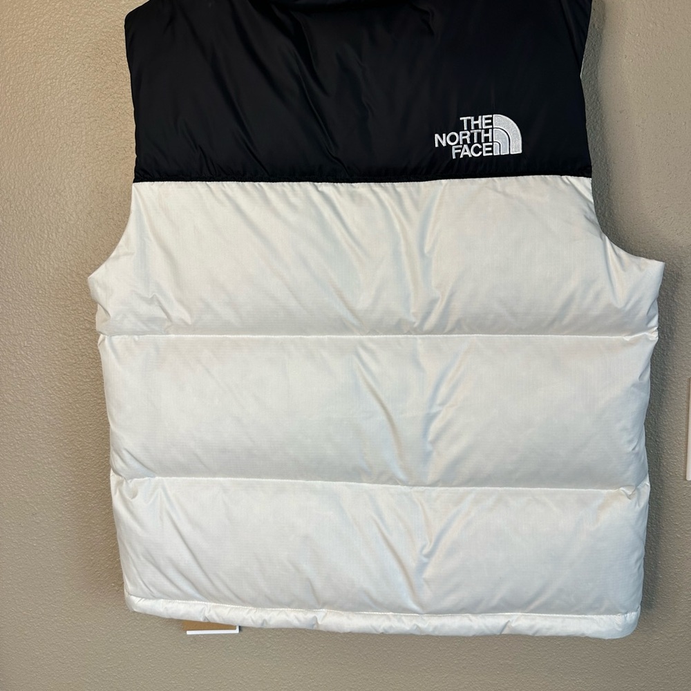 The North Face White Dune Vest - Picture 3 of 3